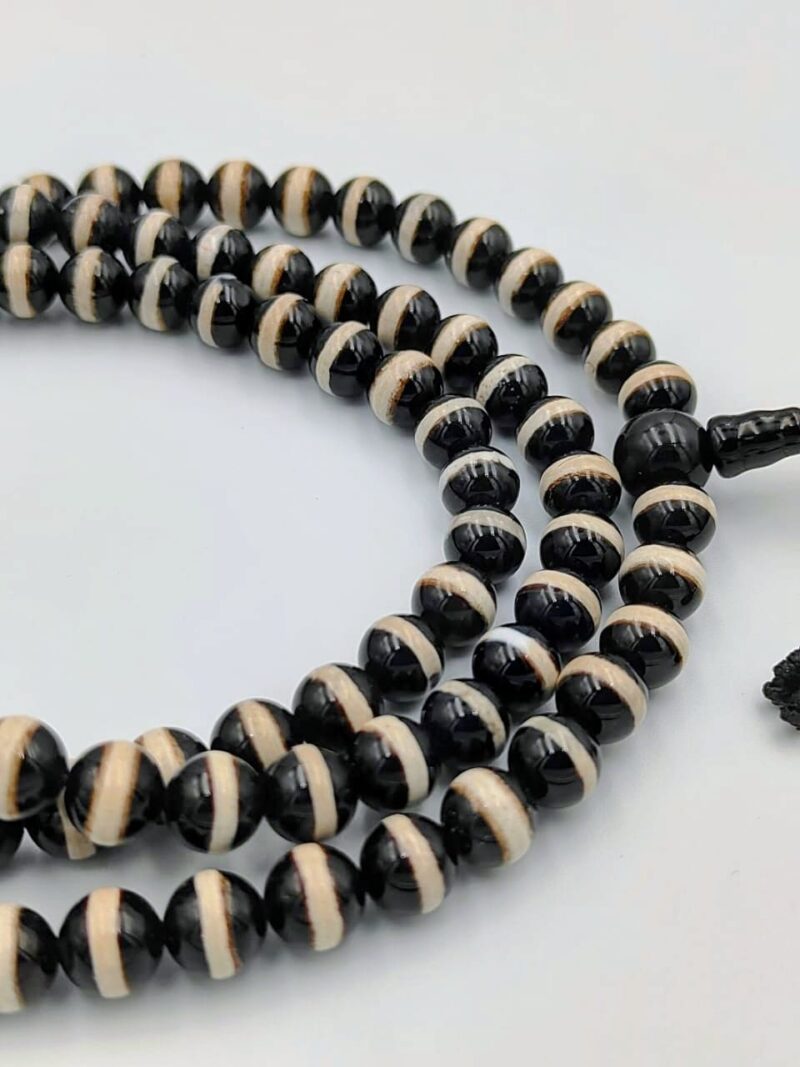 Natural agate Dzi mala with 108 beads - Image 2