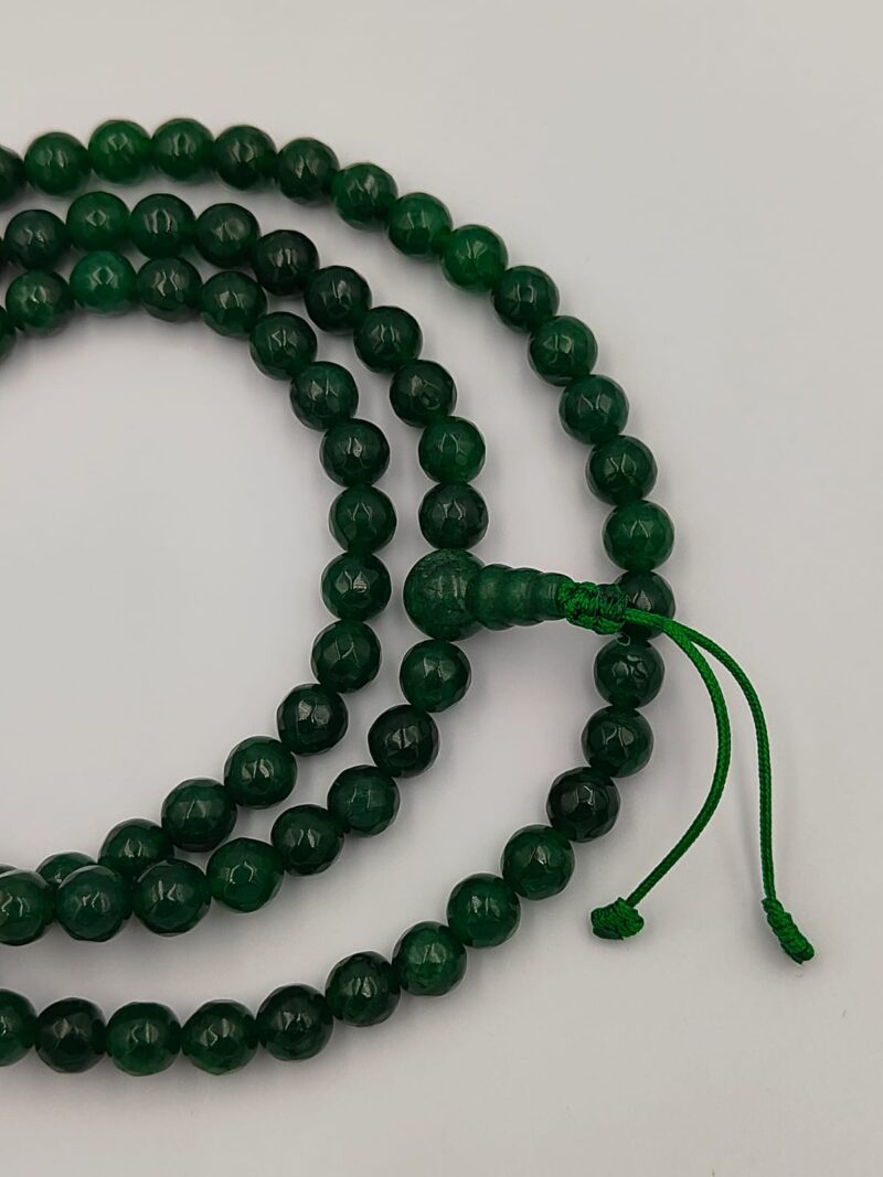 Natural jade beads mala with diamond cutting